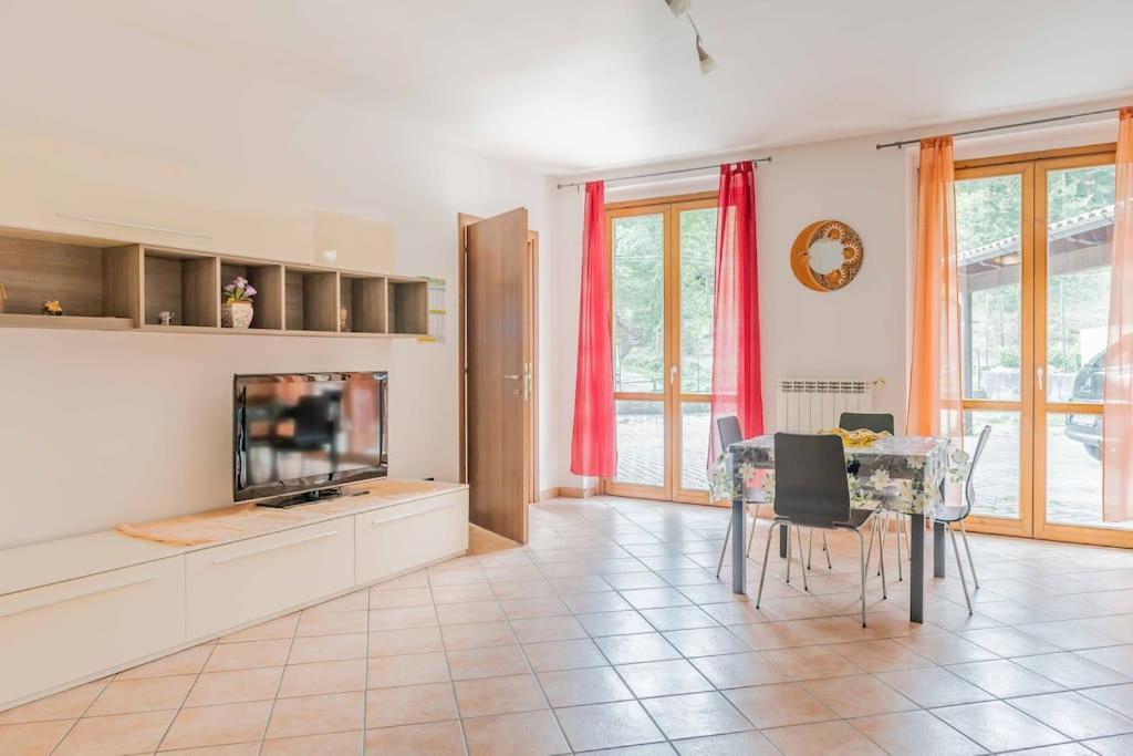 Relax In Nature And Lake Free Parking Luino Exterior foto