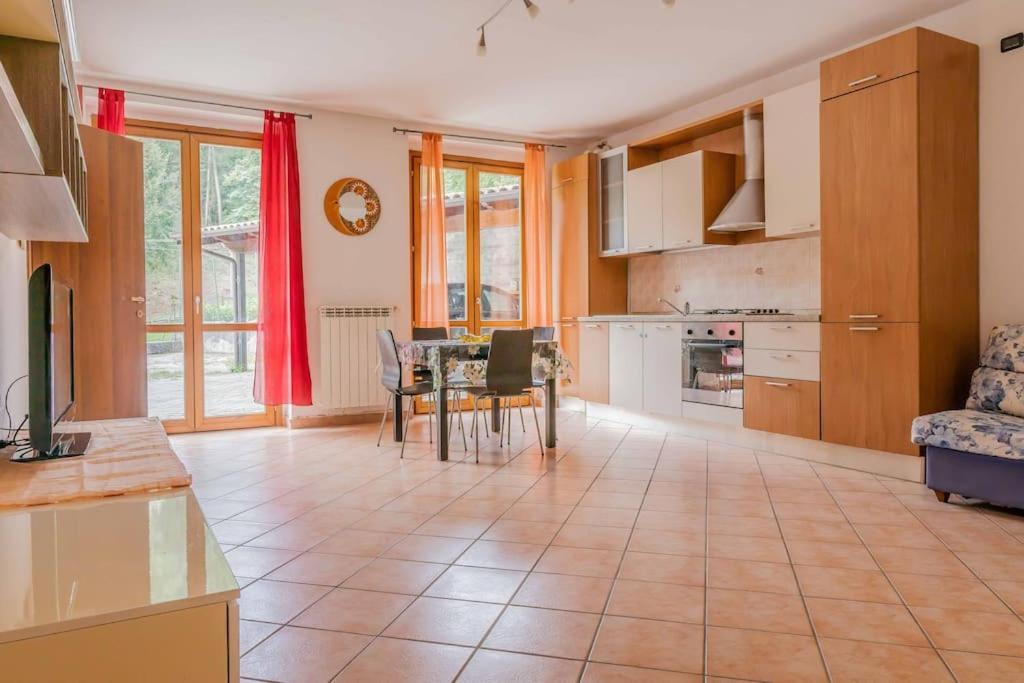 Relax In Nature And Lake Free Parking Luino Exterior foto